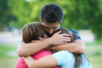 umarmung_hug_iStock_000004330225Small